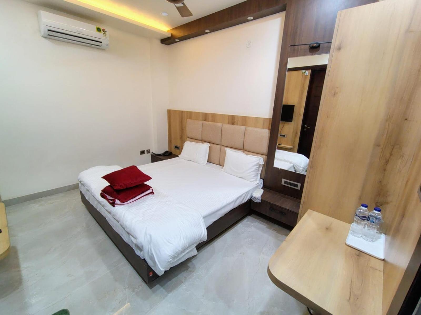 Celebration Guest House Lucknow Ngoại thất bức ảnh
