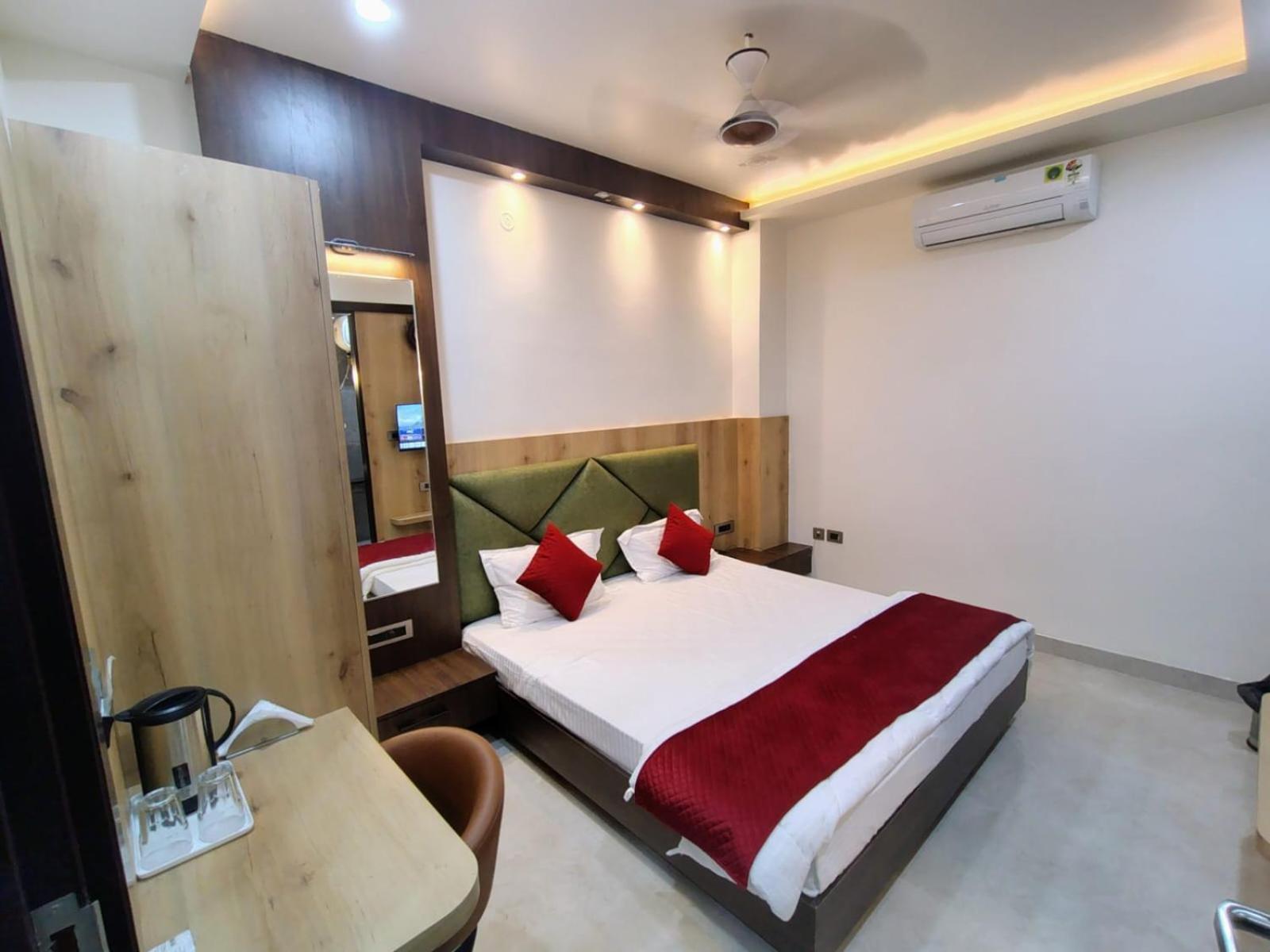 Celebration Guest House Lucknow Ngoại thất bức ảnh